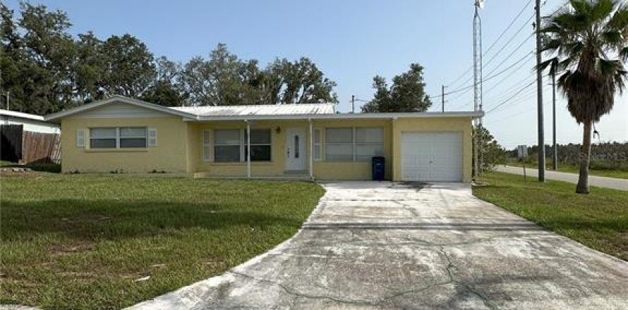 House in Sebring, Florida 2 bedrooms, 114.64 sq.m. № 1819282