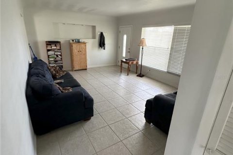 House in Sebring, Florida 2 bedrooms, 114.64 sq.m. № 1819282 - photo 2