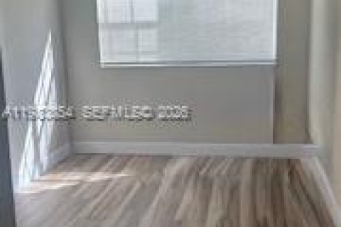 Copropriété à louer à Pembroke Pines, Floride: 2 chambres, 104.98 m2 № 2049123 - photo 8