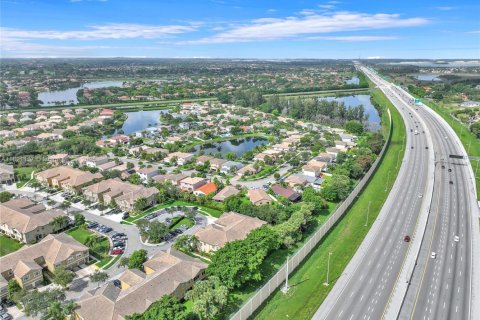 Condo in Miramar, Florida, 3 bedrooms  № 1781534 - photo 22