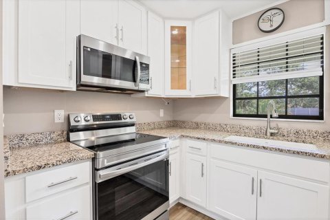 Condo in Englewood, Florida, 2 bedrooms  № 1784887 - photo 11