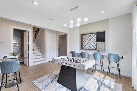 Casa en venta en Orlando, Florida, 5 dormitorios, 336.03 m2 № 1919243 - foto 9