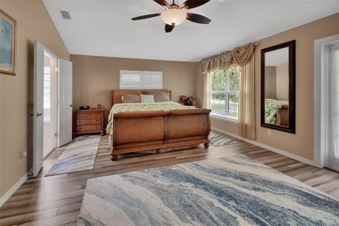 House in DeLand, Florida 5 bedrooms, 293.01 sq.m. № 1912638 - photo 27