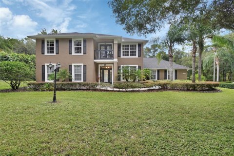 House in DeLand, Florida 5 bedrooms, 293.01 sq.m. № 1912638 - photo 2