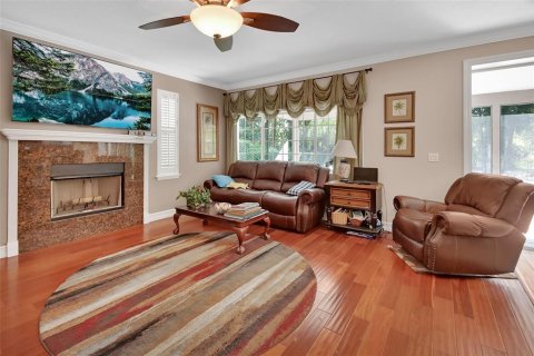 House in DeLand, Florida 5 bedrooms, 293.01 sq.m. № 1912638 - photo 17