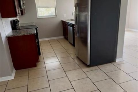 House in Port Richey, Florida 3 bedrooms, 99.41 sq.m. № 1910390 - photo 7