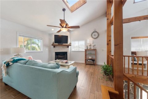 Casa en alquiler en Redington Shores, Florida, 4 dormitorios, 220.55 m2 № 2101746 - foto 6