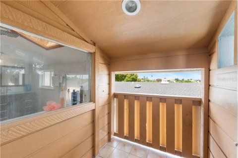 Casa en alquiler en Redington Shores, Florida, 4 dormitorios, 220.55 m2 № 2101746 - foto 27
