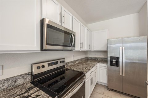 Townhouse in Wesley Chapel, Florida 3 bedrooms, 155.43 sq.m. № 1901252 - photo 7