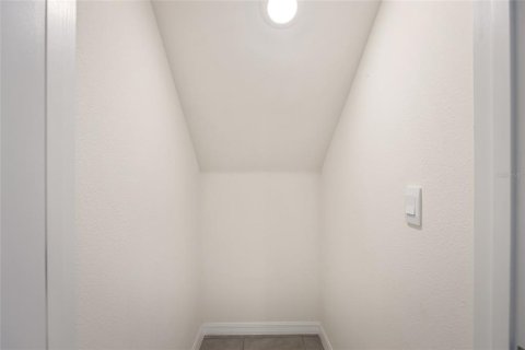 Townhouse in Wesley Chapel, Florida 3 bedrooms, 155.43 sq.m. № 1901252 - photo 11