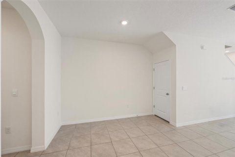 Townhouse in Wesley Chapel, Florida 3 bedrooms, 155.43 sq.m. № 1901252 - photo 10