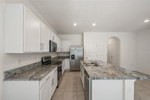 Townhouse in Wesley Chapel, Florida 3 bedrooms, 155.43 sq.m. № 1901252 - photo 6