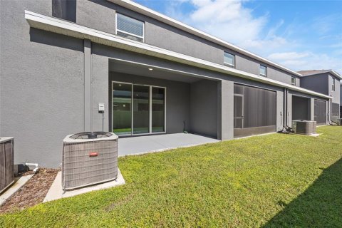 Townhouse in Wesley Chapel, Florida 3 bedrooms, 155.43 sq.m. № 1901252 - photo 22
