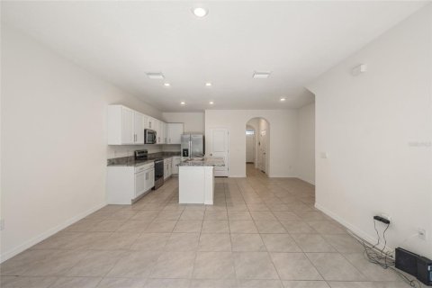 Townhouse in Wesley Chapel, Florida 3 bedrooms, 155.43 sq.m. № 1901252 - photo 9
