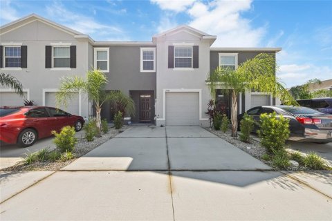 Townhouse in Wesley Chapel, Florida 3 bedrooms, 155.43 sq.m. № 1901252 - photo 1