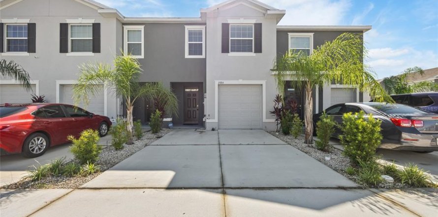 Townhouse in Wesley Chapel, Florida 3 bedrooms, 155.43 sq.m. № 1901252