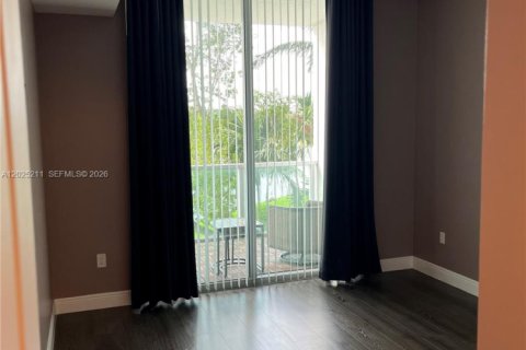 Copropriété à louer à Sunrise, Floride: 2 chambres, 108.23 m2 № 2257409 - photo 12