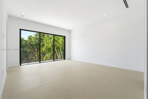 Villa ou maison à vendre à North Miami, Floride: 4 chambres, 294.31 m2 № 2086995 - photo 30