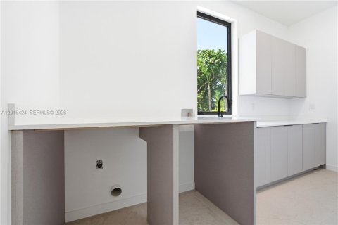 Villa ou maison à vendre à North Miami, Floride: 4 chambres, 294.31 m2 № 2086995 - photo 28