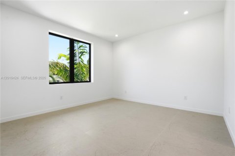 Villa ou maison à vendre à North Miami, Floride: 4 chambres, 294.31 m2 № 2086995 - photo 22