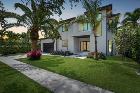 Villa ou maison à North Miami, Floride 4 chambres, 294.31 m2 № 2086995
