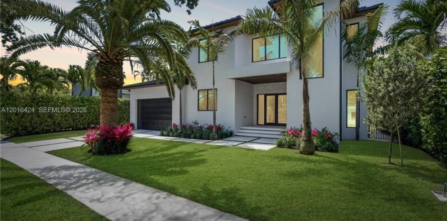 Villa ou maison à North Miami, Floride 4 chambres, 294.31 m2 № 2086995
