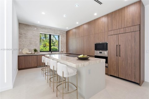 Villa ou maison à vendre à North Miami, Floride: 4 chambres, 294.31 m2 № 2086995 - photo 8