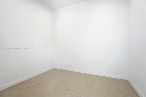 Villa ou maison à vendre à North Miami, Floride: 4 chambres, 294.31 m2 № 2086995 - photo 29