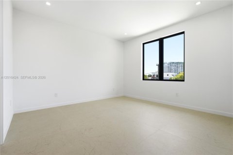 Villa ou maison à vendre à North Miami, Floride: 4 chambres, 294.31 m2 № 2086995 - photo 23