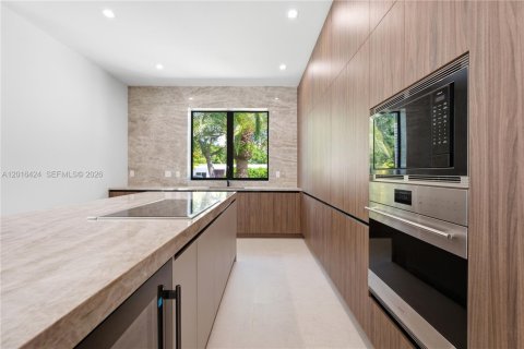 Villa ou maison à vendre à North Miami, Floride: 4 chambres, 294.31 m2 № 2086995 - photo 9