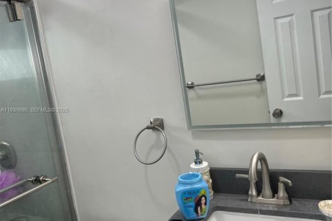 Купить виллу или дом в Форт Майерс, Флорида 3 спальни, 171.87м2, № 1990523 - фото 21