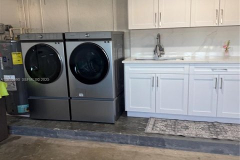 Купить виллу или дом в Форт Майерс, Флорида 3 спальни, 171.87м2, № 1990523 - фото 22