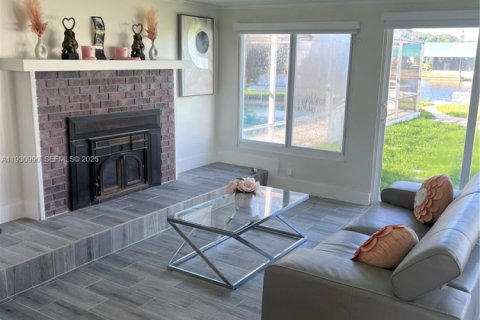 Купить виллу или дом в Форт Майерс, Флорида 3 спальни, 171.87м2, № 1990523 - фото 7