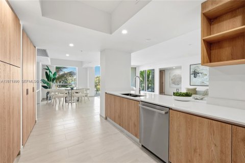 Condominio en alquiler en Bay Harbor Islands, Florida, 3 dormitorios № 2075170 - foto 9