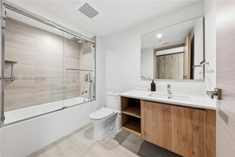 Condominio en alquiler en Bay Harbor Islands, Florida, 3 dormitorios № 2075170 - foto 17