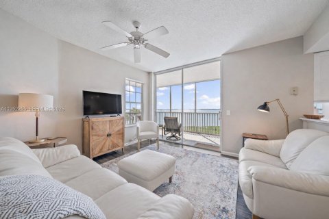 Condominio en alquiler en Hutchinson Island South, Florida, 2 dormitorios, 111.85 m2 № 2054377 - foto 4