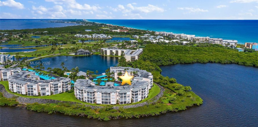 Condominio en Hutchinson Island South, Florida, 2 dormitorios  № 2054377
