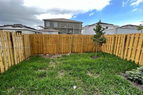 Townhouse in Homestead, Florida 3 bedrooms, 157.47 sq.m. № 2043124 - photo 2