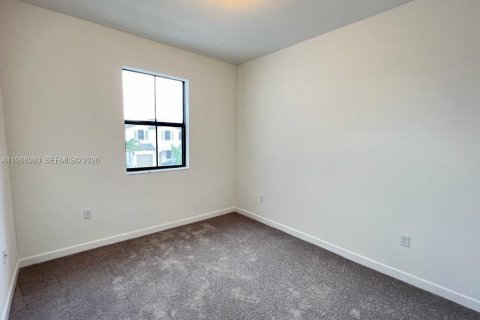 Townhouse in Homestead, Florida 3 bedrooms, 157.47 sq.m. № 2043124 - photo 12