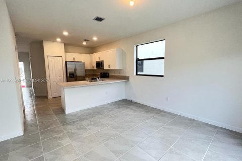 Townhouse in Homestead, Florida 3 bedrooms, 157.47 sq.m. № 2043124 - photo 5