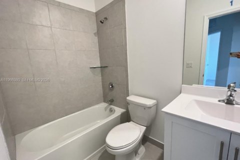 Townhouse in Homestead, Florida 3 bedrooms, 157.47 sq.m. № 2043124 - photo 14