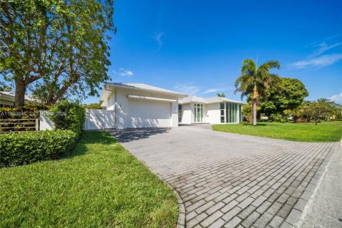 House in Fort Lauderdale, Florida 3 bedrooms, 249.91 sq.m. № 2255802 - photo 4