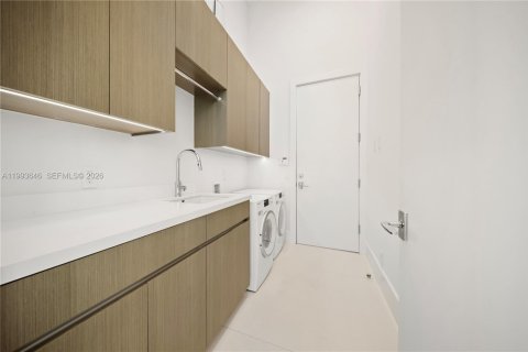 House in Fort Lauderdale, Florida 3 bedrooms, 249.91 sq.m. № 2255802 - photo 8