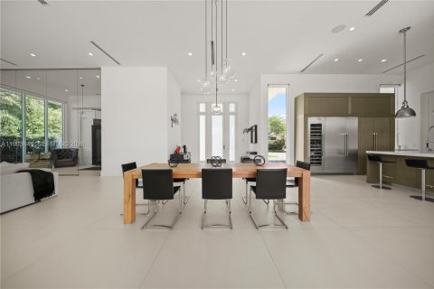 House in Fort Lauderdale, Florida 3 bedrooms, 249.91 sq.m. № 2255802 - photo 11