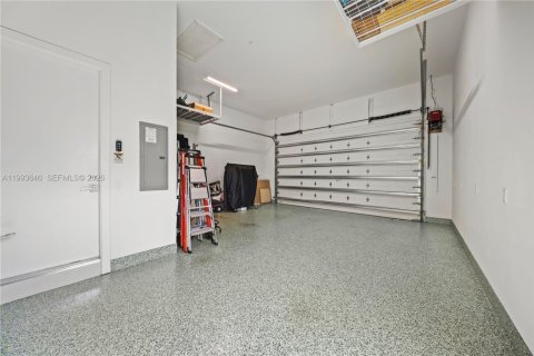 House in Fort Lauderdale, Florida 3 bedrooms, 249.91 sq.m. № 2255802 - photo 7