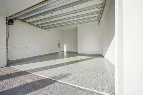 House in Fort Lauderdale, Florida 3 bedrooms, 249.91 sq.m. № 2255802 - photo 6
