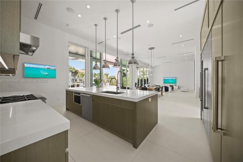 House in Fort Lauderdale, Florida 3 bedrooms, 249.91 sq.m. № 2255802 - photo 21