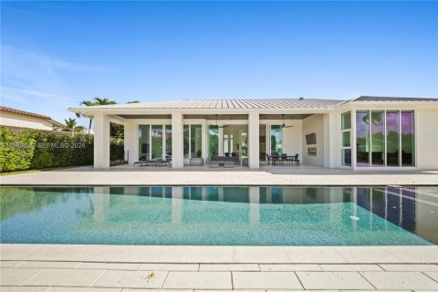 House in Fort Lauderdale, Florida 3 bedrooms, 249.91 sq.m. № 2255802
