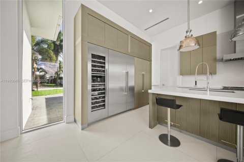 House in Fort Lauderdale, Florida 3 bedrooms, 249.91 sq.m. № 2255802 - photo 17