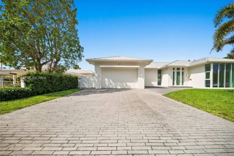 House in Fort Lauderdale, Florida 3 bedrooms, 249.91 sq.m. № 2255802 - photo 2